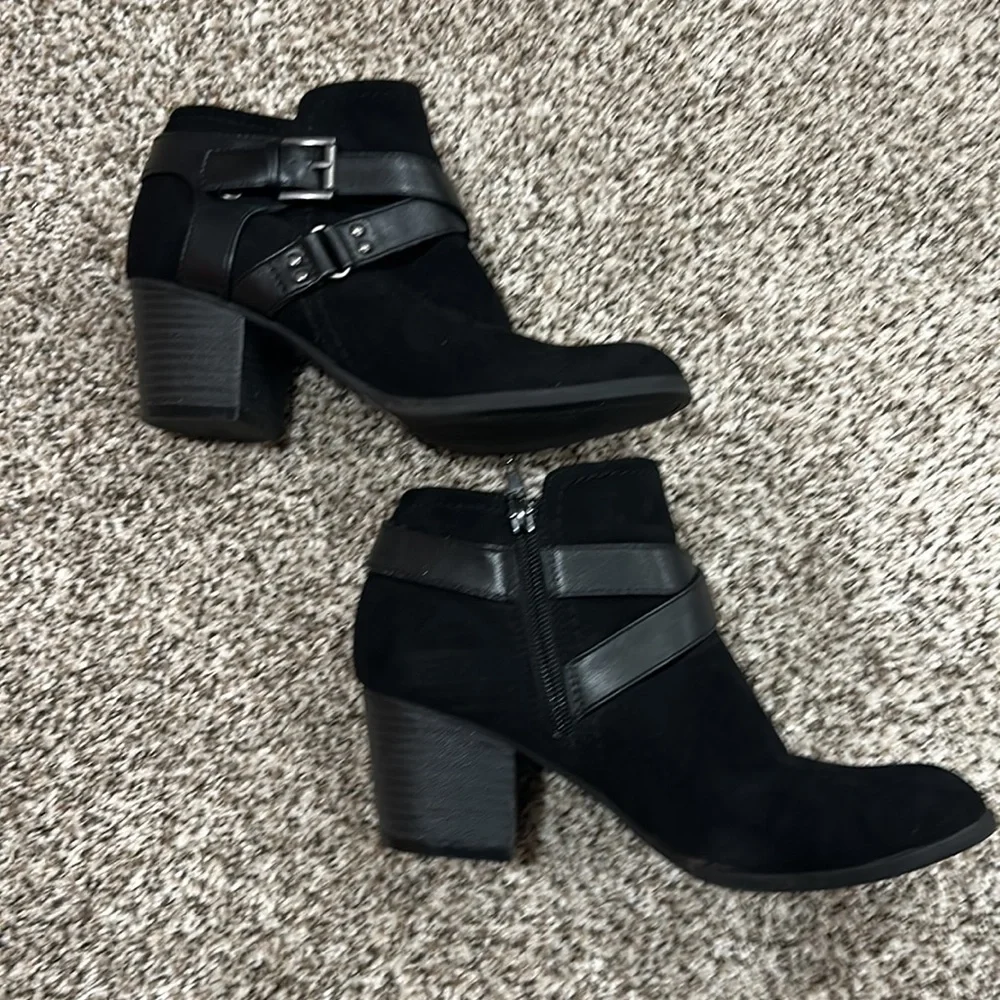 Indigo Rd. Sablena Bootie - Picture 3 of 11